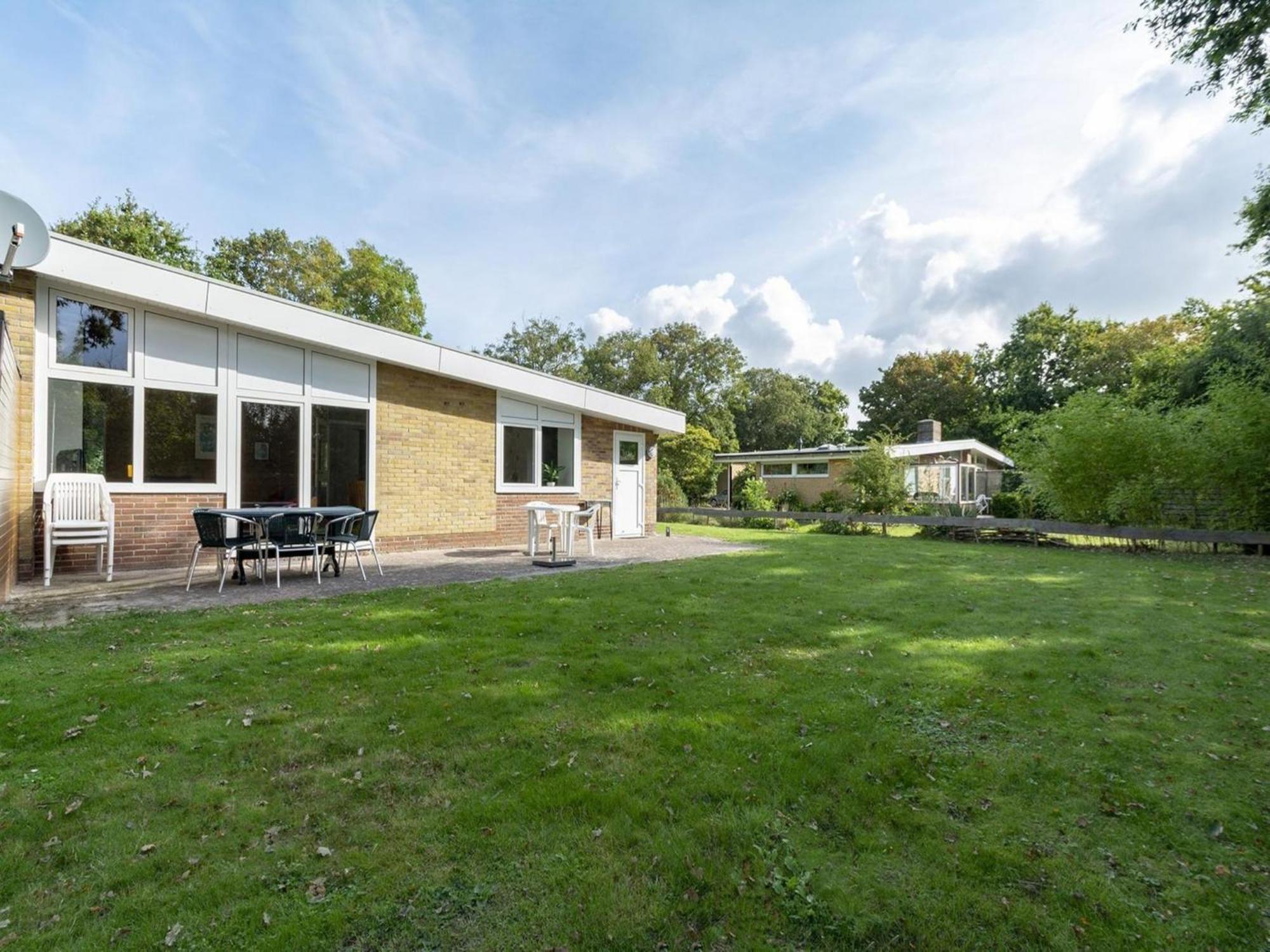 Stylish Beachside Bungalow With Patio Sint Maartensvlotbrug Bagian luar foto