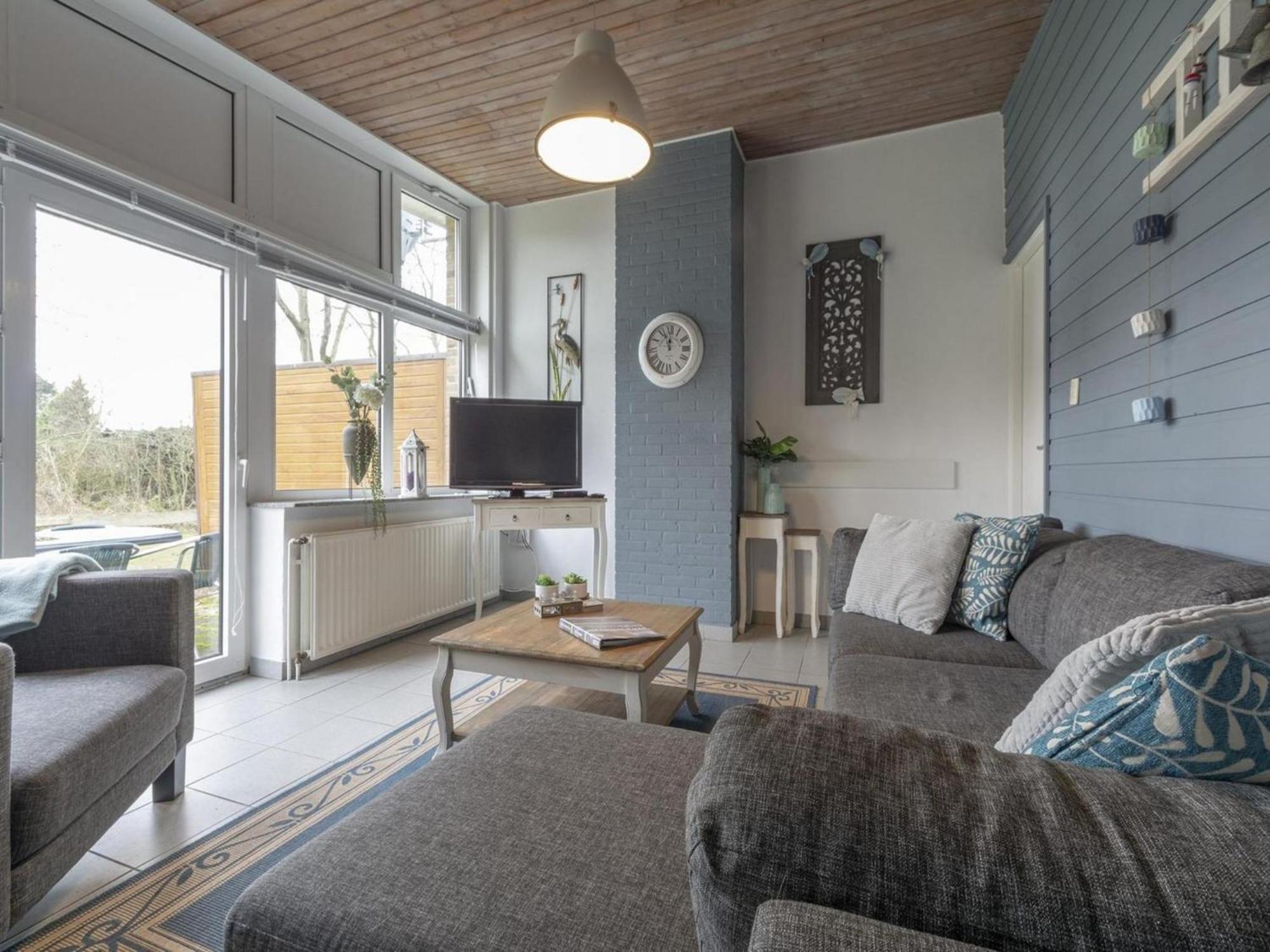 Stylish Beachside Bungalow With Patio Sint Maartensvlotbrug Bagian luar foto